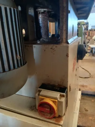 Lijadora de banda industrial