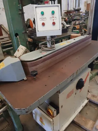 Lijadora de banda industrial