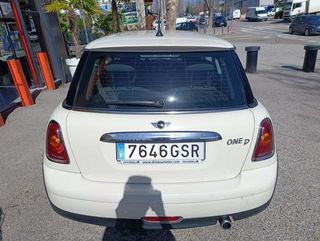 MINI MINI Cooper One D 66 kW (90 CV)