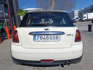 MINI MINI Cooper One D 66 kW (90 CV)