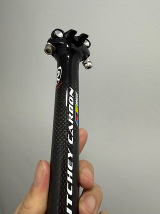 Sillín de Carbono  Tija de carbono Manillares