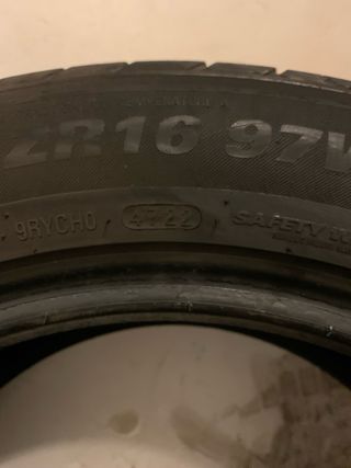 Neumático 215/55/16  Khumo