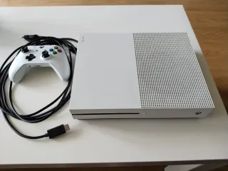 Xbox One S Minecraft Edition