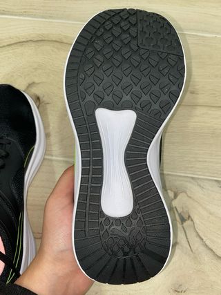 Zapatillas Puma Negras y Rosas