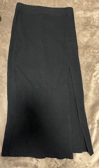 Falda larga ajustada con abertura