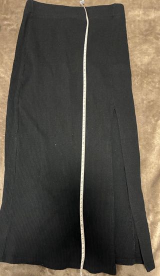 Falda larga ajustada con abertura