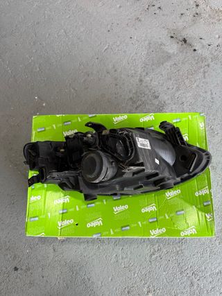 Faro delantero izquierdo SEAT Ibiza 6J ORIGINAL
