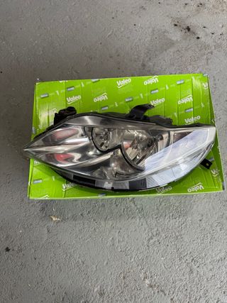 Faro delantero izquierdo SEAT Ibiza 6J ORIGINAL