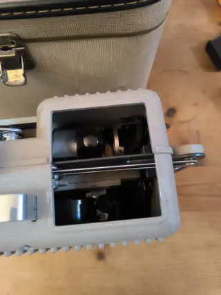 Proyector Eumig P8 Automatic Beige/Gris