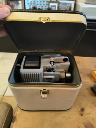 Proyector Eumig P8 Automatic Beige/Gris