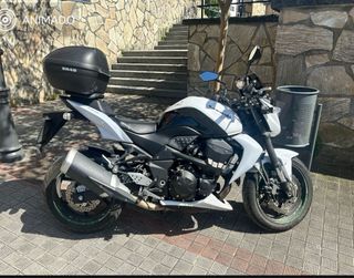 Kawasaki Z750 Naked Blanca y Negra