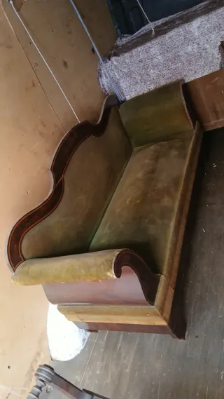 Sofá antiguo terciopelo y madera