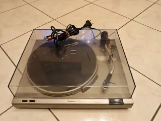 Giradischi Technics SL-303