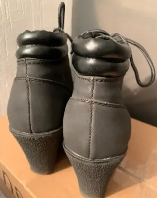 Botines negros talla 38