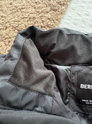 Chaqueta bomber negra Bershka