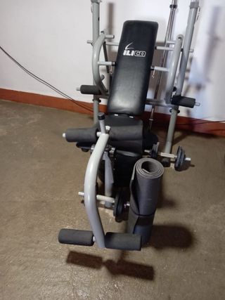Banco de pesas y accesorios