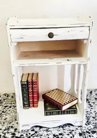 Mesita auxiliar madera restaurada