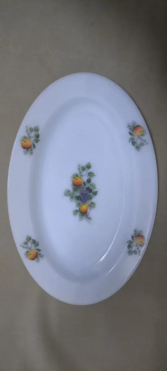 Prato ovalado Orcopal France com frutas