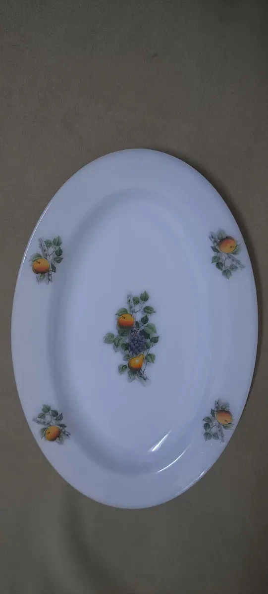 Prato ovalado Orcopal France com frutas