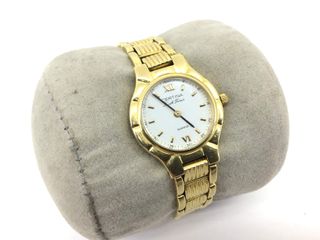 reloj de oro oro 18k con piedra