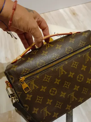 Bolso Louis Vuitton Cuero Marrón Dorado