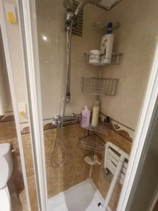 Alquilo habitación, para chica sola,