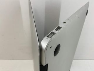 portatil apple apple macbook air core i5 1.7 13 (2011) (a1369)