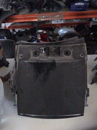 Tapa Colín Trasero Burgman 125 2005