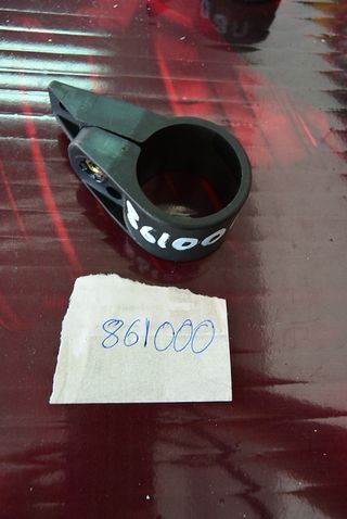 Brida carenado Derbi 861000