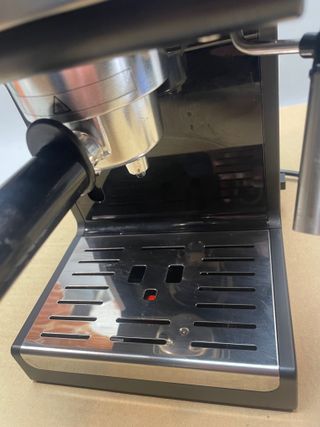 Cafetera DeLonghi Expreso Portafiltro Negra