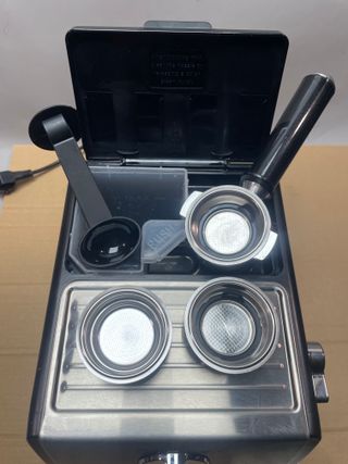 Cafetera DeLonghi Expreso Portafiltro Negra