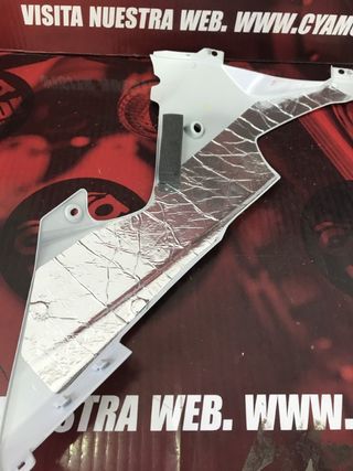 Carenado lateral inferior izquierdo Yamaha YZF R1 1000 5PW-Y2808-00-P3