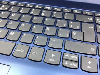 pc portatil lenovo 82xm