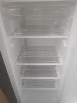 Congelador vertical Zanussi 5 cajones