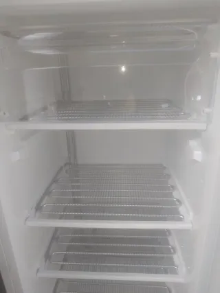 Congelador vertical Zanussi 5 cajones