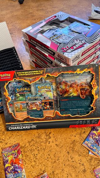 Caja Charizard EX Colección Especial Pokemon tcg