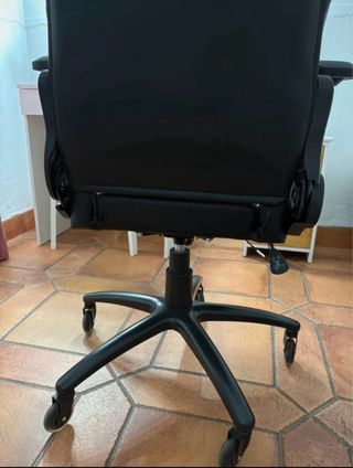 Silla Gaming Talius LED Negra y Dorada