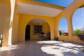Chalet en venta en La Siesta - El Salado - Torreta en Torrevieja