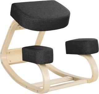 Sedia ergonomica con poggiapiedi in legno di abete, sedia posturale con cuscino in schiuma e poliestere per casa e ufficio, nero