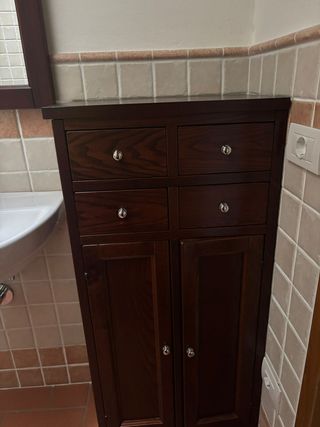 Mobile bagno in legno scuro