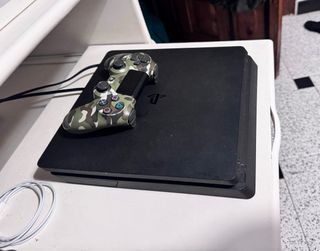 Consola PS4 Slim 1TB Negra