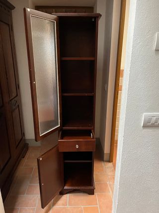 Colonna bagno in legno e vetro