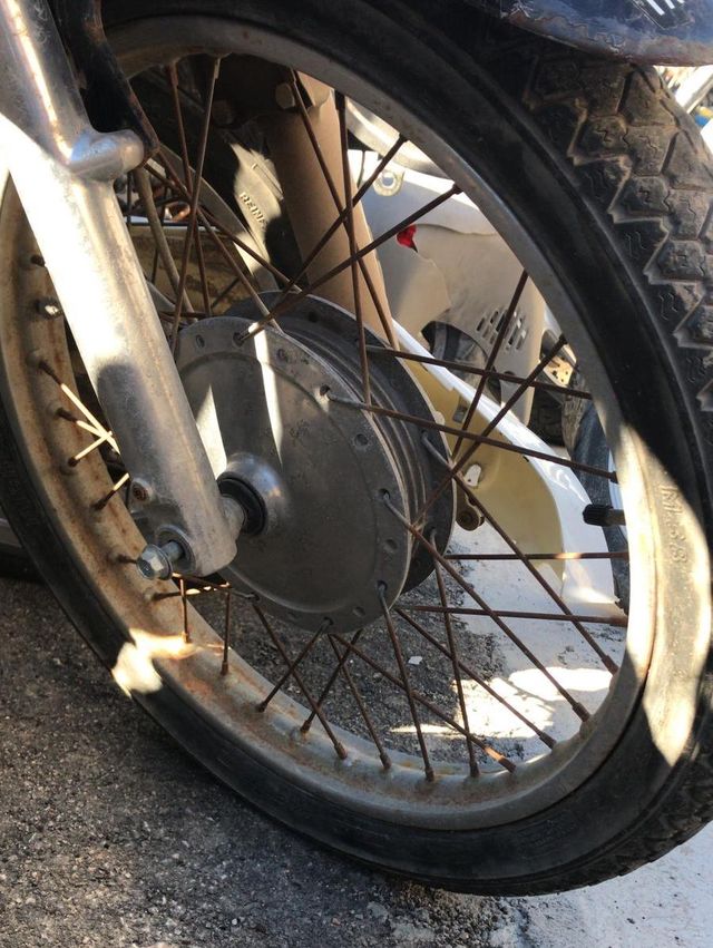 Llanta delantera Yamaha SR 250 1989