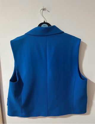 Chaleco azul eléctrico