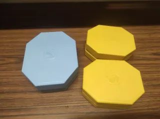 Cajas Octogonales Azules y Amarillas