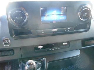 MERCEDES-BENZ SPRINTER 514 140 CV CAJA PAQUETERA CON RAMPA ELEVA