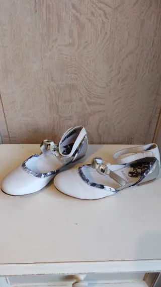 Manoletinas REGARD T.38.5 Piel Blanca y Gris