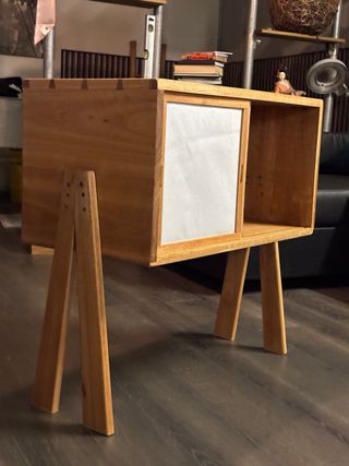 Mobile di design per giradischi in legno