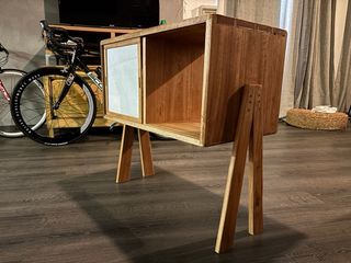 Mobile di design per giradischi in legno
