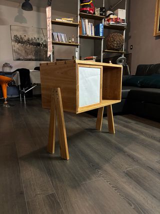 Mobile di design per giradischi in legno